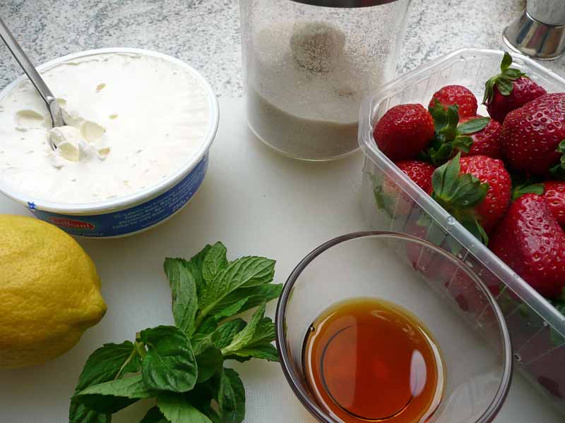 zutaten-erbeeren-mit-zitronensosse zutaten-erbeeren-mit-zitronensosse