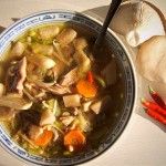 Entensuppe (Asiatische Entensuppe mit Shiitakepilzen)