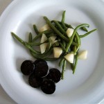 Birnen-Bohnensalat mit Blutwurst (Birnen-Bohnensalat mit gebratener Blutwurst)