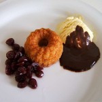 Kleine Baba au rhum mit Cranberries (Baba au rhum mit Cranberries)