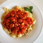 Fettuccine mit Salsiccia und weißen Bohnen (Fettuccine mit Salsiccia und weißen Bohnen)