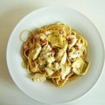Spaghetti mit Artischockenherzen und Büffelmozzarella (Spaghetti mit Artischockenherzen und Büffelmozzarella)
