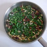 Gebratener Spinat mit Rosinen und Pinienkernen_ji-W800 (Gebratener Spinat mit Rosinen und Pinienkernen)