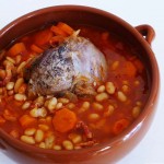 Geschmorte Kalbshaxen mit weißen Bohnen in Tomatensauce_ji-W800 (Geschmorte Kalbshaxen mit weißen Bohnen in Tomatensauce)