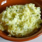 Kartoffel-Meerrettich-Püree mit Schnittlauch_ji-W800 (Kartoffel-Meerrettich-Püree mit Schnittlauch)