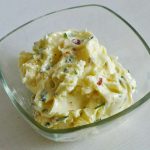 Kräuterbutter mit Rosmarin und Chili_ji-W800 (Kräuterbutter mit Rosmarin und Chili)