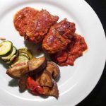 Hackröllchen mit Parmaschinken in Tomatensugo_ji-W800 (Hackröllchen mit Parmaschinken in Tomatensugo)