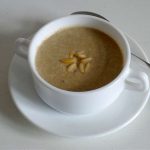 Walnusscremesuppe mit Pinienkernen_ji-W800 (Walnusscremesuppe mit Pinienkernen)