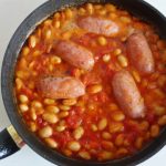 Italienische Bratwürste mit weißen Bohnen und Tomaten_ji (Klein) (Italienische Bratwürste mit weißen Bohnen und Tomaten)